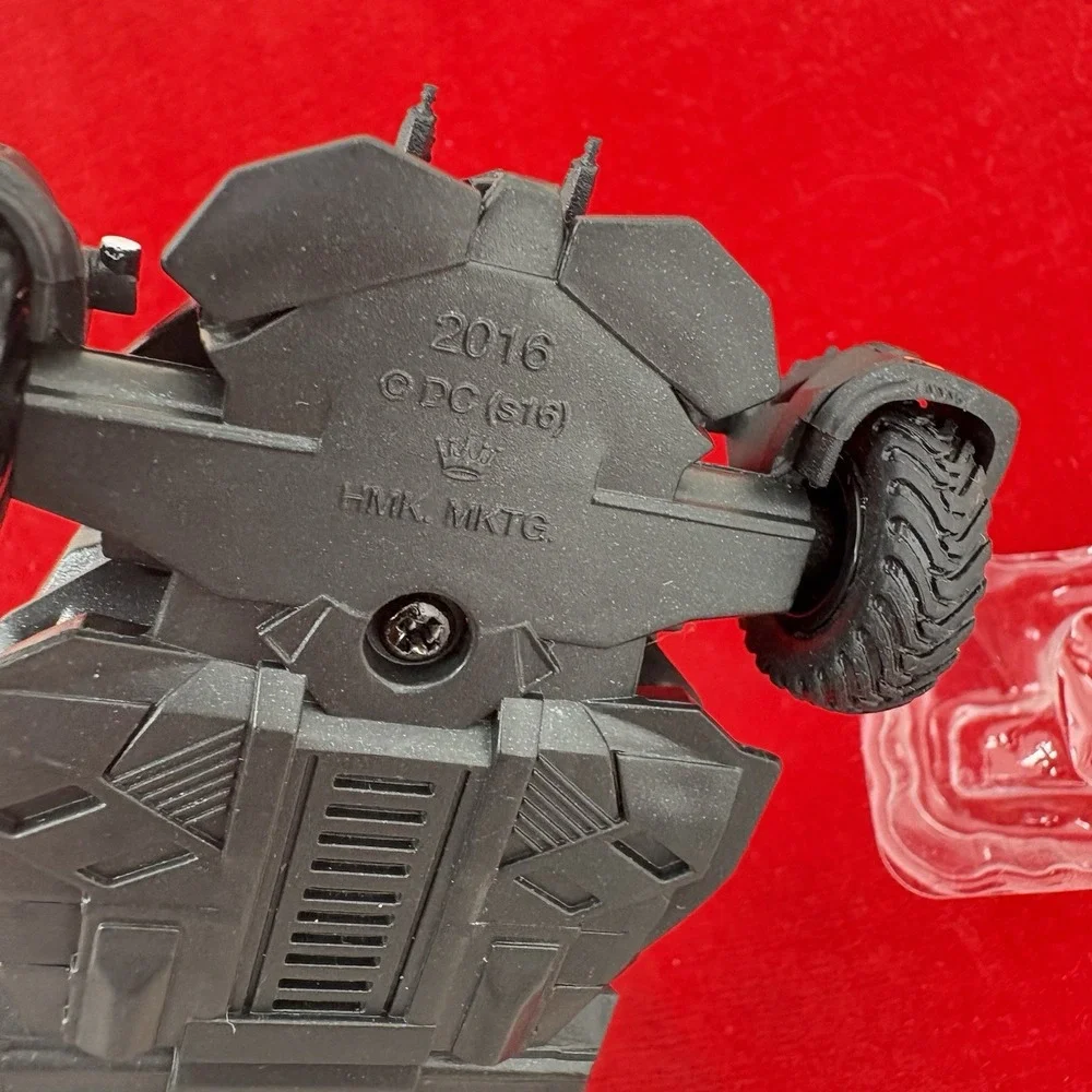 Hallmark 2016 BATMOBILE Batman‎ v Superman Dawn of Justice Keepsake MIB